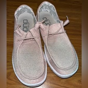 Sparkling Pink Wendy stretch women’s hey dudes size 8